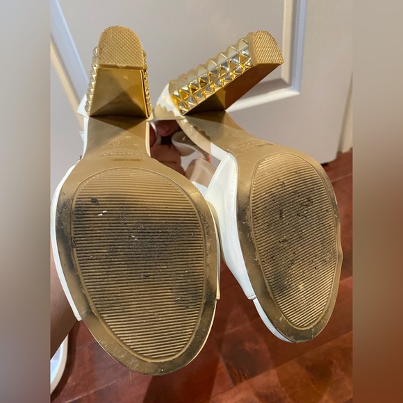 Very unusual gold spike heel white ankle booties, open toe size 8 1/2 - Picture 4 of 8